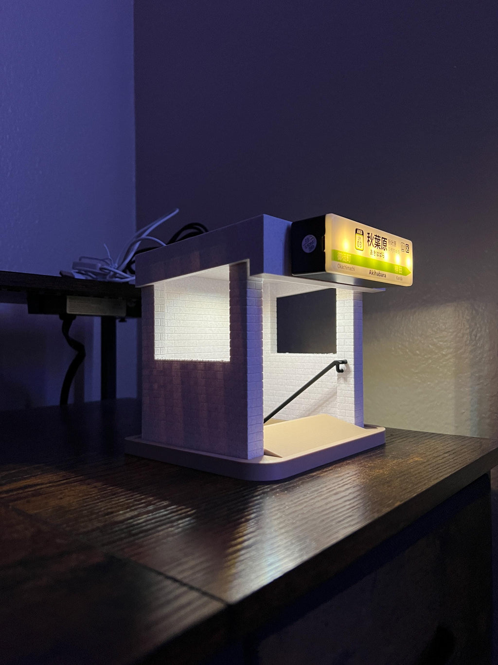 Japanese Subway Station Miniature Lamp – Akihabara Inspired Metro Entrance Desk Light